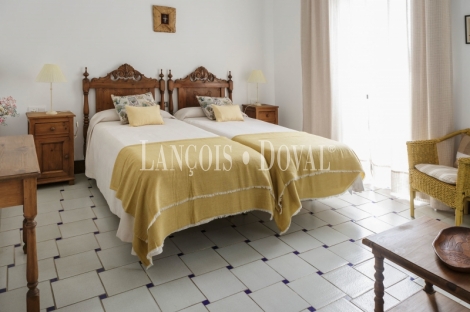 Sevilla. Hotel rural con encanto y restaurante en venta en la Sierra Norte. El Pedroso