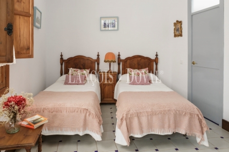 Sevilla. Hotel rural con encanto y restaurante en venta en la Sierra Norte. El Pedroso