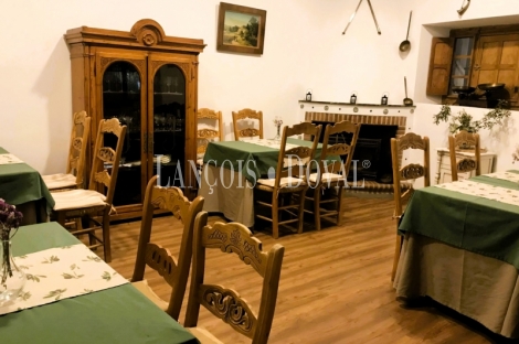Sevilla. Hotel rural con encanto y restaurante en venta en la Sierra Norte. El Pedroso