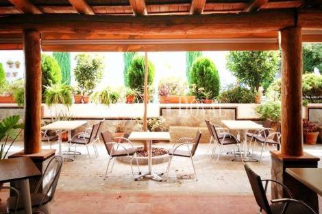 Sevilla. Hotel rural con encanto y restaurante en venta en la Sierra Norte. El Pedroso