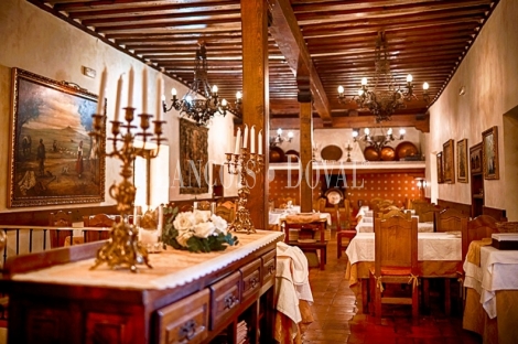 Navalcarnero. Un edificio histórico en venta con restaurante en funcionamiento.