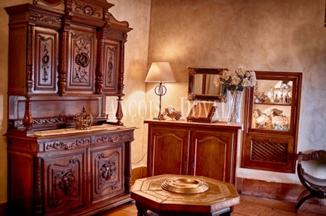 Navalcarnero. Un edificio histórico en venta con restaurante en funcionamiento.