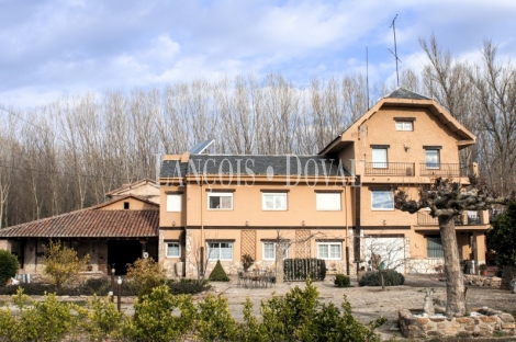 León. Molino histórico del siglo XV en venta con alojamiento rural en Villacelama