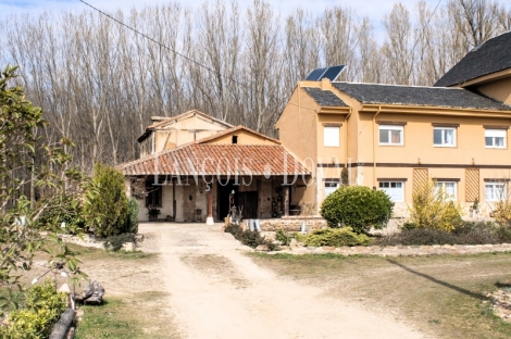 León. Molino histórico del siglo XV en venta con alojamiento rural en Villacelama