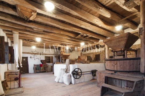 León. Molino histórico del siglo XV en venta con alojamiento rural en Villacelama