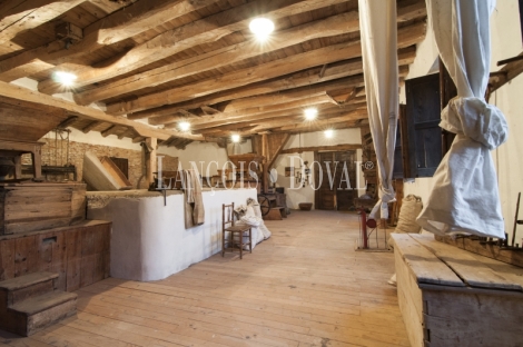 León. Molino histórico del siglo XV en venta con alojamiento rural en Villacelama