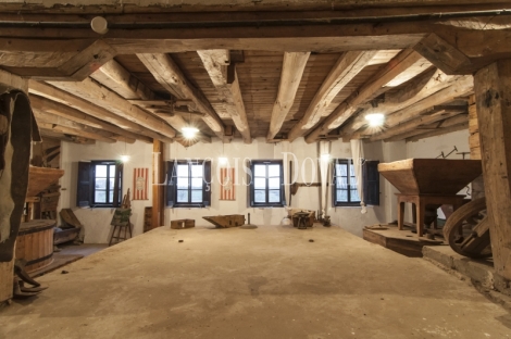 León. Molino histórico del siglo XV en venta con alojamiento rural en Villacelama