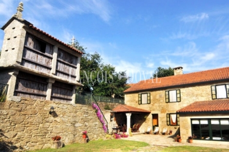 Costoia A Coruña. Venta Casa rural con encanto a cinco minutos de Santiago de Compostela