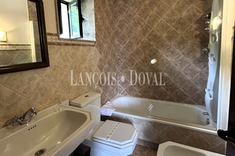 Costoia A Coruña. Venta Casa rural con encanto a cinco minutos de Santiago de Compostela