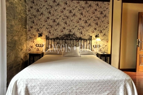 Costoia A Coruña. Venta Casa rural con encanto a cinco minutos de Santiago de Compostela