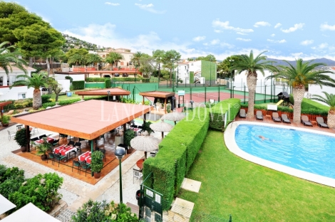 Costa Brava. Inversión Turística en Venta en Primera Línea de Mar