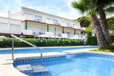 Costa Brava. Inversión Turística en Venta en Primera Línea de Mar