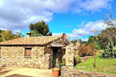 Cáceres. Complejo turístico rural en venta. Valencia de Alcántara. 