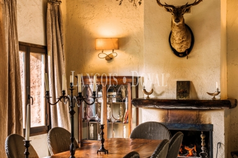 Finca y casa de campo en venta en Guadalajara con licencia hotelera