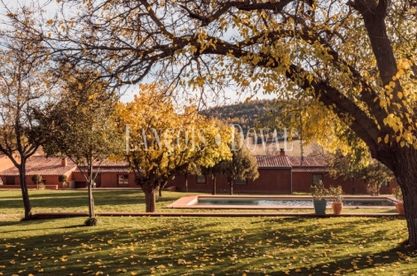 Finca y casa de campo en venta en Guadalajara con licencia hotelera