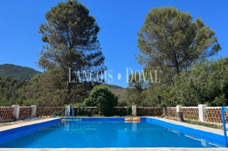 Finca olivar y cortijo en venta en La Sierra del Segura. Jaén. 