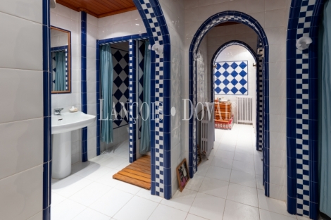 Mansión estilo Art Déco en venta a los pies de Montserrat: una propiedad única en un entorno excepcional