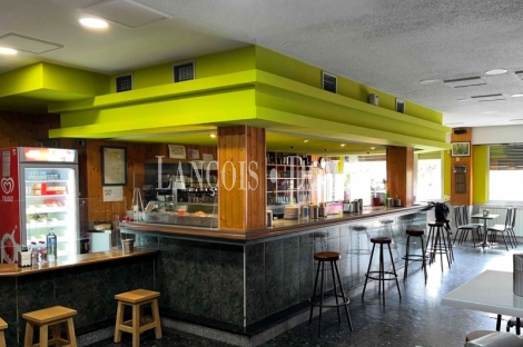 Restaurante en venta con vivienda en Villacedré, León: negocio de hostelería equipado y listo para continuar la actividad