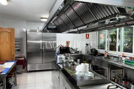Restaurante en venta con vivienda en Villacedré, León: negocio de hostelería equipado y listo para continuar la actividad