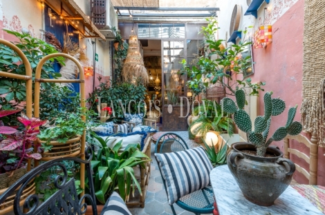 Zaragoza centro: exclusivo local comercial en venta con diseño singular, techos de 5 metros y patio privado