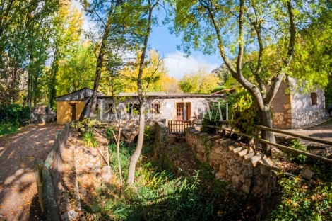 Antiguo molino en venta en Guadalajara: albergue rural con encanto, historia y amplios espacios para el ocio y los eventos