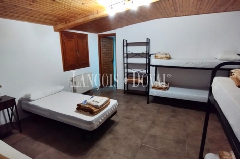 Antiguo molino en venta en Guadalajara: albergue rural con encanto, historia y amplios espacios para el ocio y los eventos