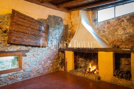 Antiguo molino en venta en Guadalajara: albergue rural con encanto, historia y amplios espacios para el ocio y los eventos