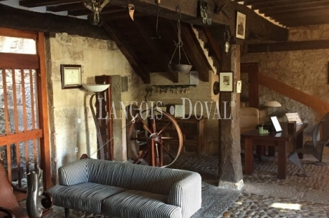 Soria. Casa rural en venta o alquiler. Antigua posada real