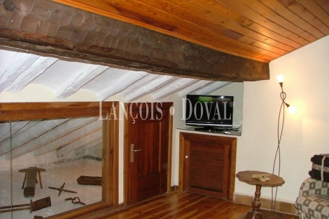 Soria. Casa rural en venta o alquiler. Antigua posada real