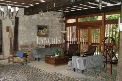 Soria. Casa rural en venta o alquiler. Antigua posada real