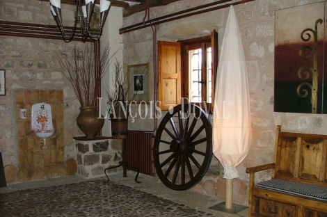 Soria. Casa rural en venta o alquiler. Antigua posada real