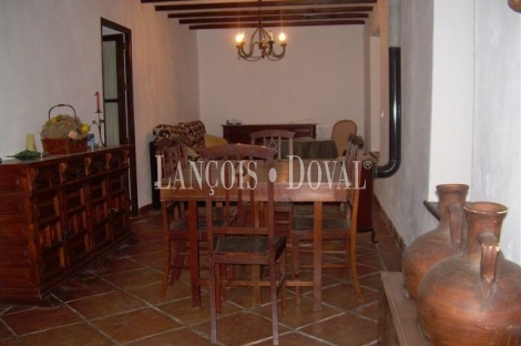 Las Navas. Córdoba Cortijo y molino en Venta.