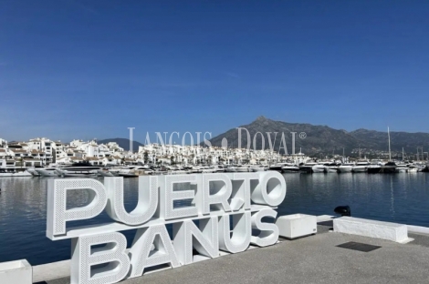 Marbella. Puerto Banús. Apartamentos turísticos en venta con licencia.