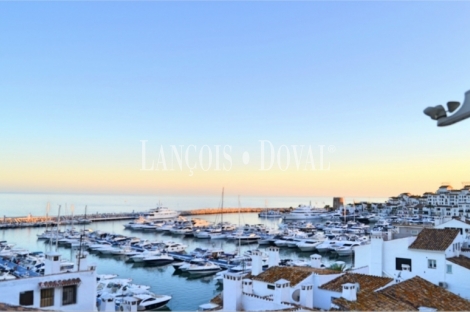 Marbella. Puerto Banús. Apartamentos turísticos en venta con licencia.