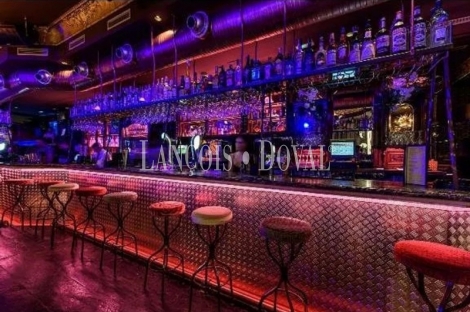 Puerto Banús. Marbella. Local Comercial en Zona Premium. Actualmente sala de fiestas exclusiva.