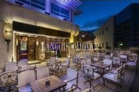 Puerto Banús. Marbella. Local Comercial en Zona Premium. Actualmente sala de fiestas exclusiva.
