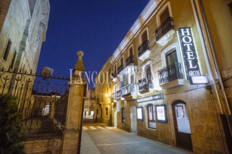 Ciudad Rodrigo. Salamanca. Hotel con encanto en venta. Centro histórico. 