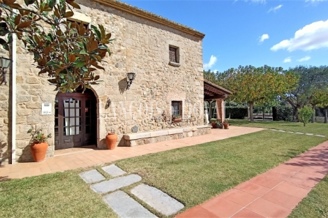 Masia histórica en venta junto a la Costa Brava. Llagostera. Girona