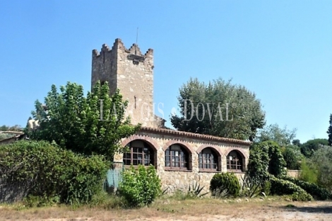 Masía en venta. Siglo XIV. Restaurante y hotel con encanto. Castell Platja d' Aro