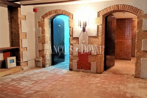 Masía en venta. Siglo XIV. Restaurante y hotel con encanto. Castell Platja d' Aro