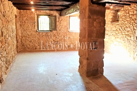 Masía en venta. Siglo XIV. Restaurante y hotel con encanto. Castell Platja d' Aro