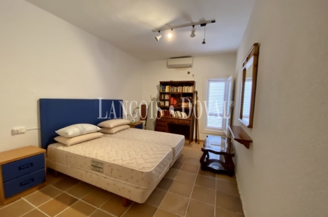 Vera. Costa de Almería. Exclusiva villa en venta. Acceso directo a la playa