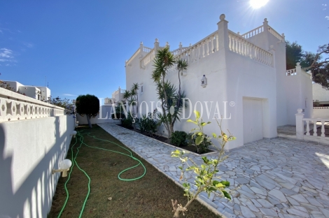 Vera. Costa de Almería. Exclusiva villa en venta. Acceso directo a la playa
