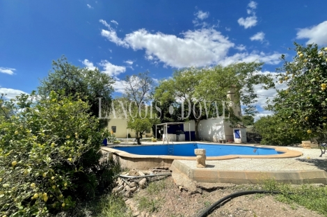 Totana. Magnifica finca con chalet en venta. 