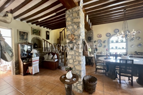 Totana. Magnifica finca con chalet en venta. 