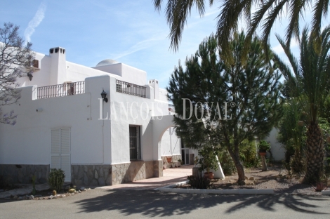 Vera. Cortijo, restaurante y finca en venta. Costa de Almería.