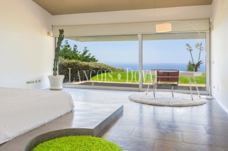 Benalmadena. Exclusiva villa de diseño moderno en venta. Costa del Sol.
