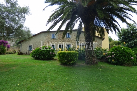 Barreiros. Lugo. Antigua casona en Venta con vistas al mar
