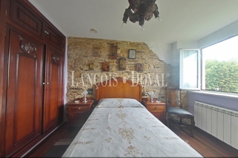 Barreiros. Lugo. Antigua casona en Venta con vistas al mar