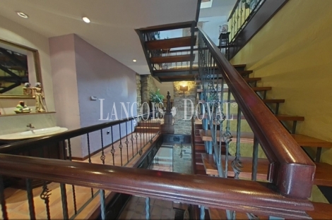Barreiros. Lugo. Antigua casona en Venta con vistas al mar